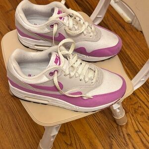Nike Women's Fuchsia and Cream Sneakers